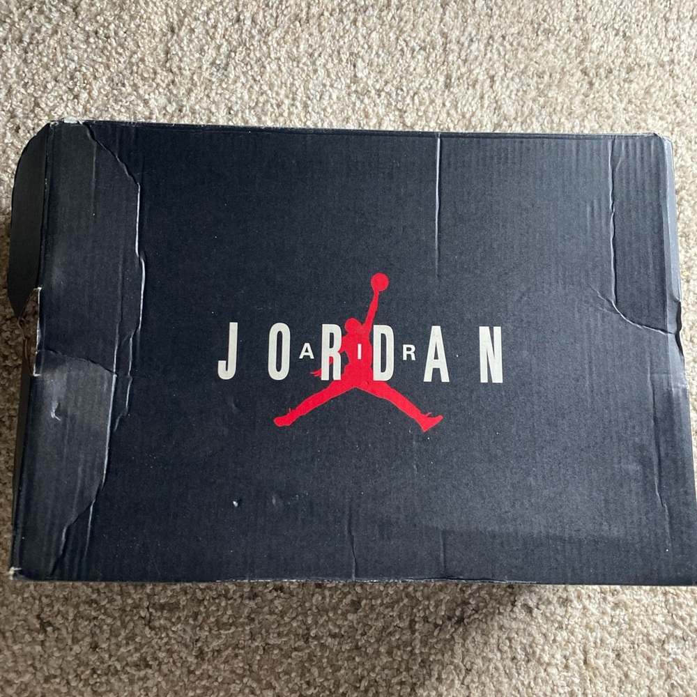 Air Jordan 11 Retro (GS) - Picture 4 of 4